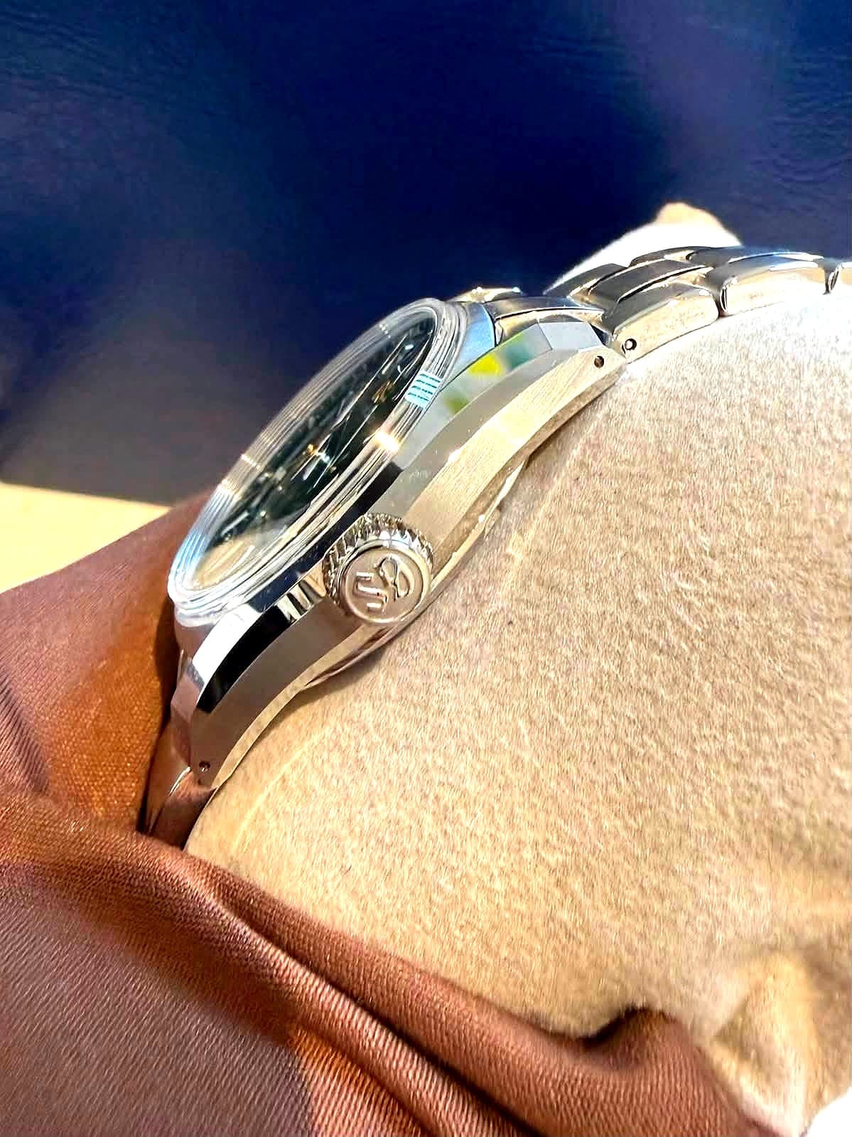 Grand Seiko SBGH351G Rikka three-quarter case view