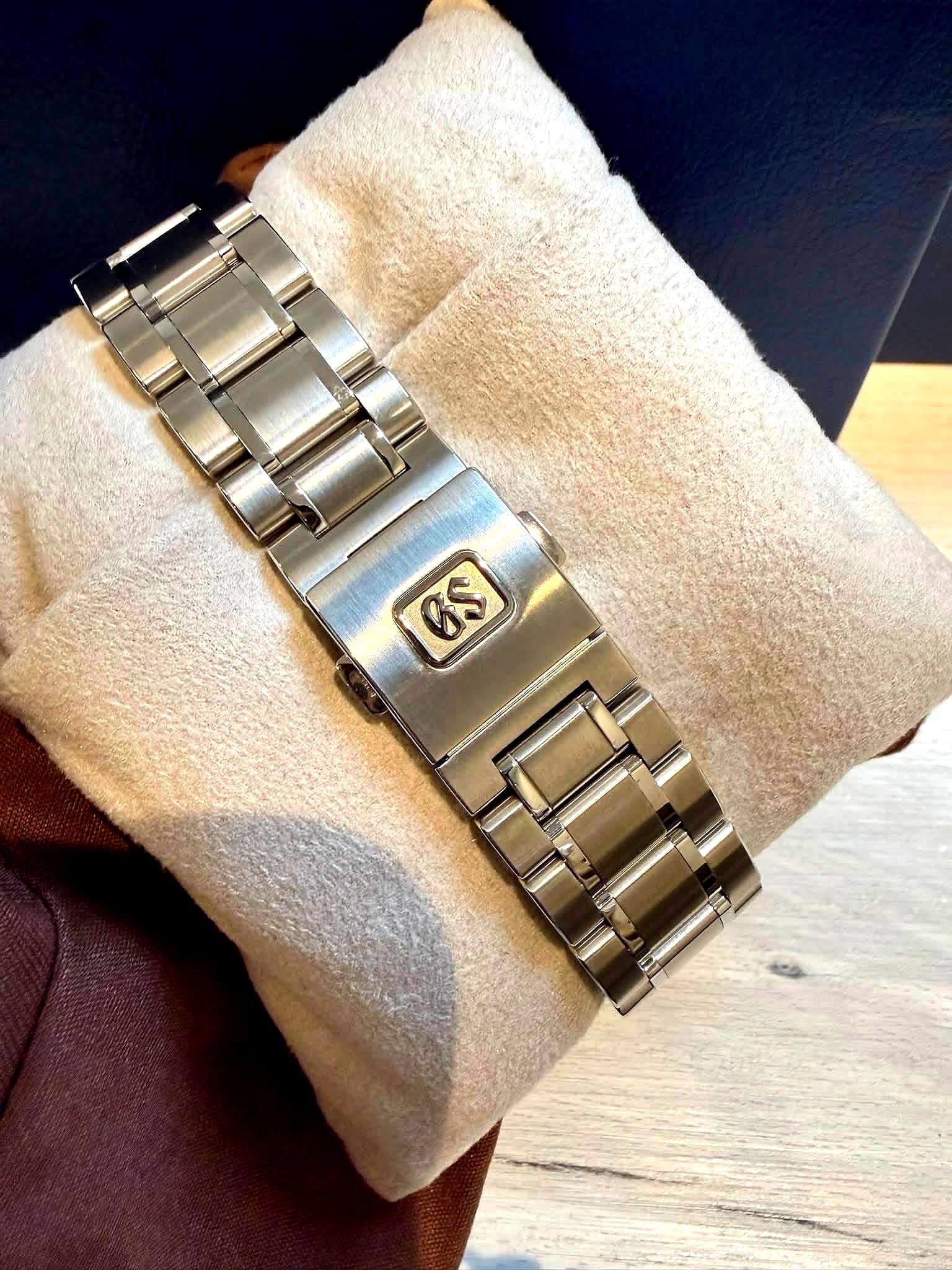 Grand Seiko SBGH351G Rikka side profile showing case finishing